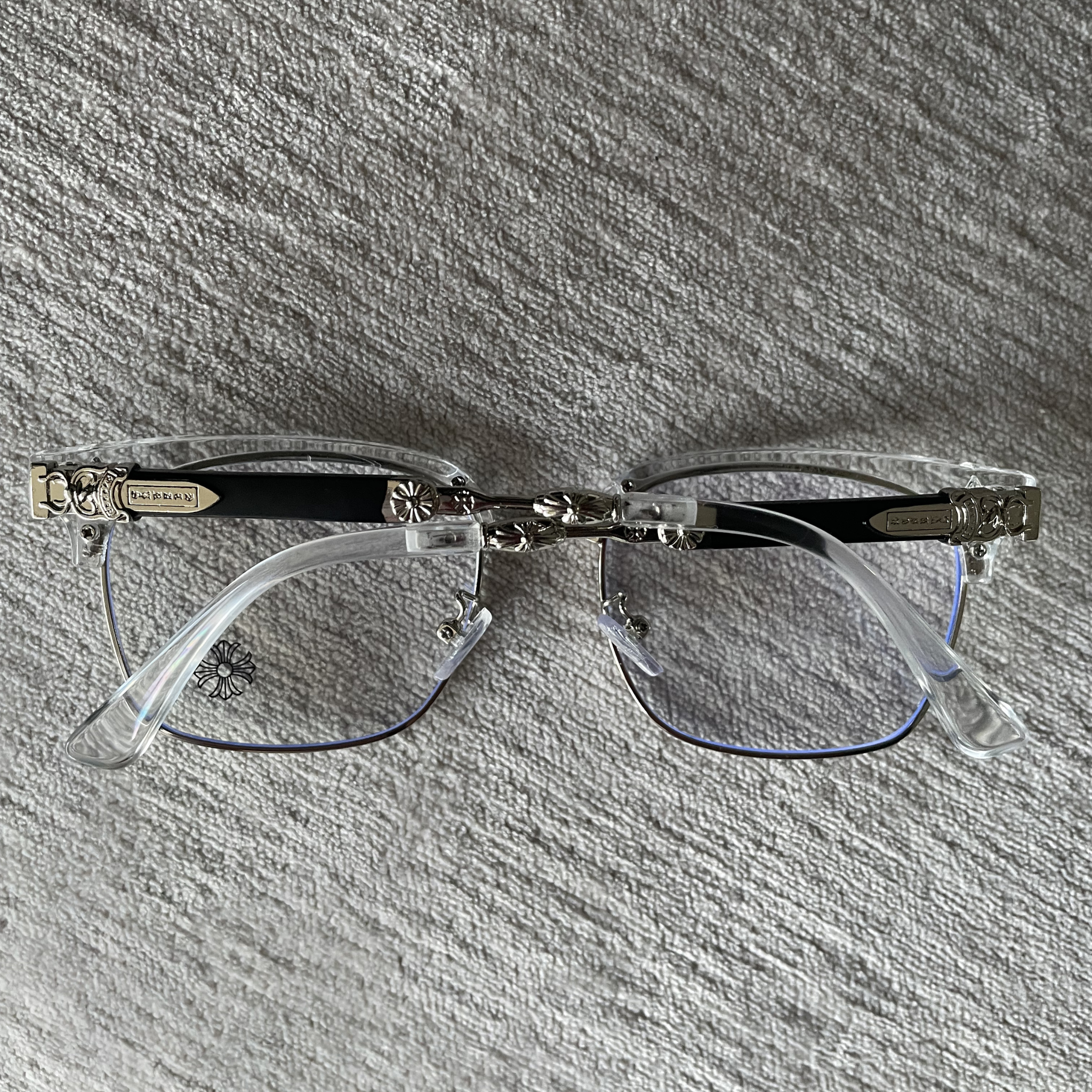 Rimless Bottom Chrome Heart Glasses – Clear & Silver Edition.