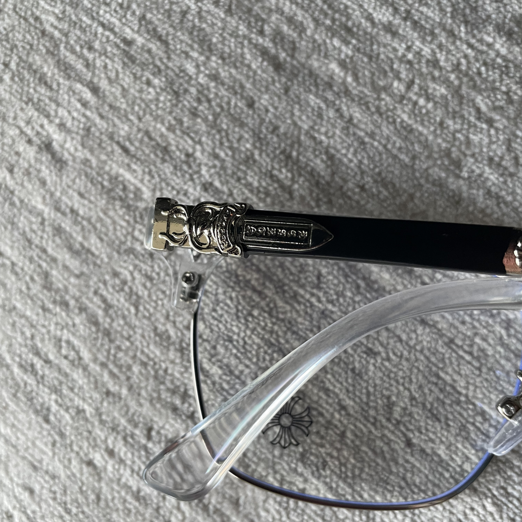 Rimless Bottom Chrome Heart Glasses – Clear & Silver Edition.