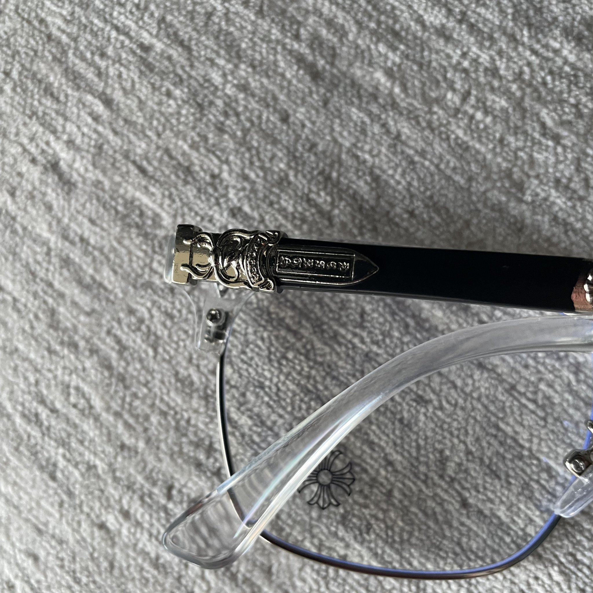 Rimless Bottom Chrome Heart Glasses – Clear & Silver Edition.