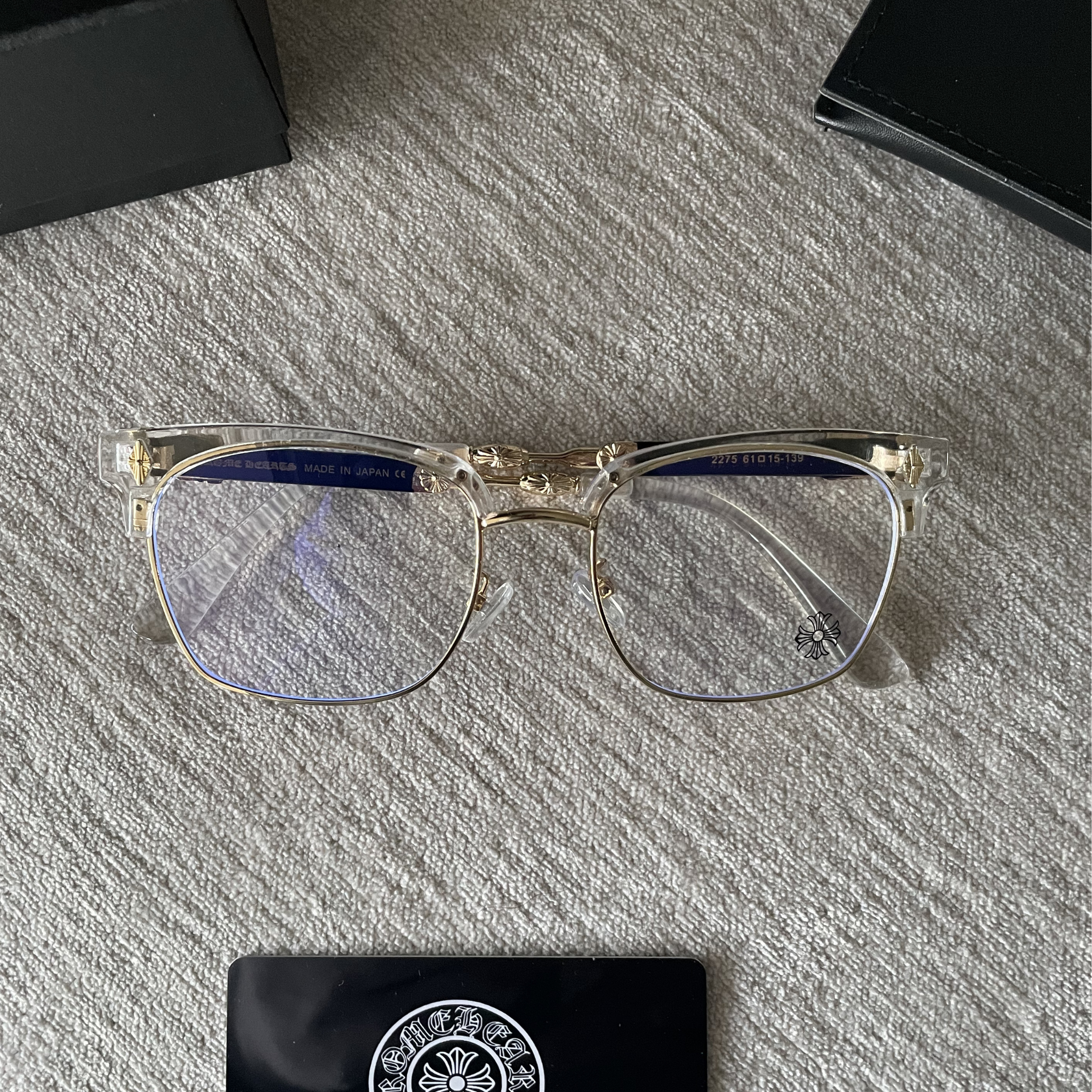 Rimless Bottom Chrome Heart Glasses – Clear & Gold Edition.
