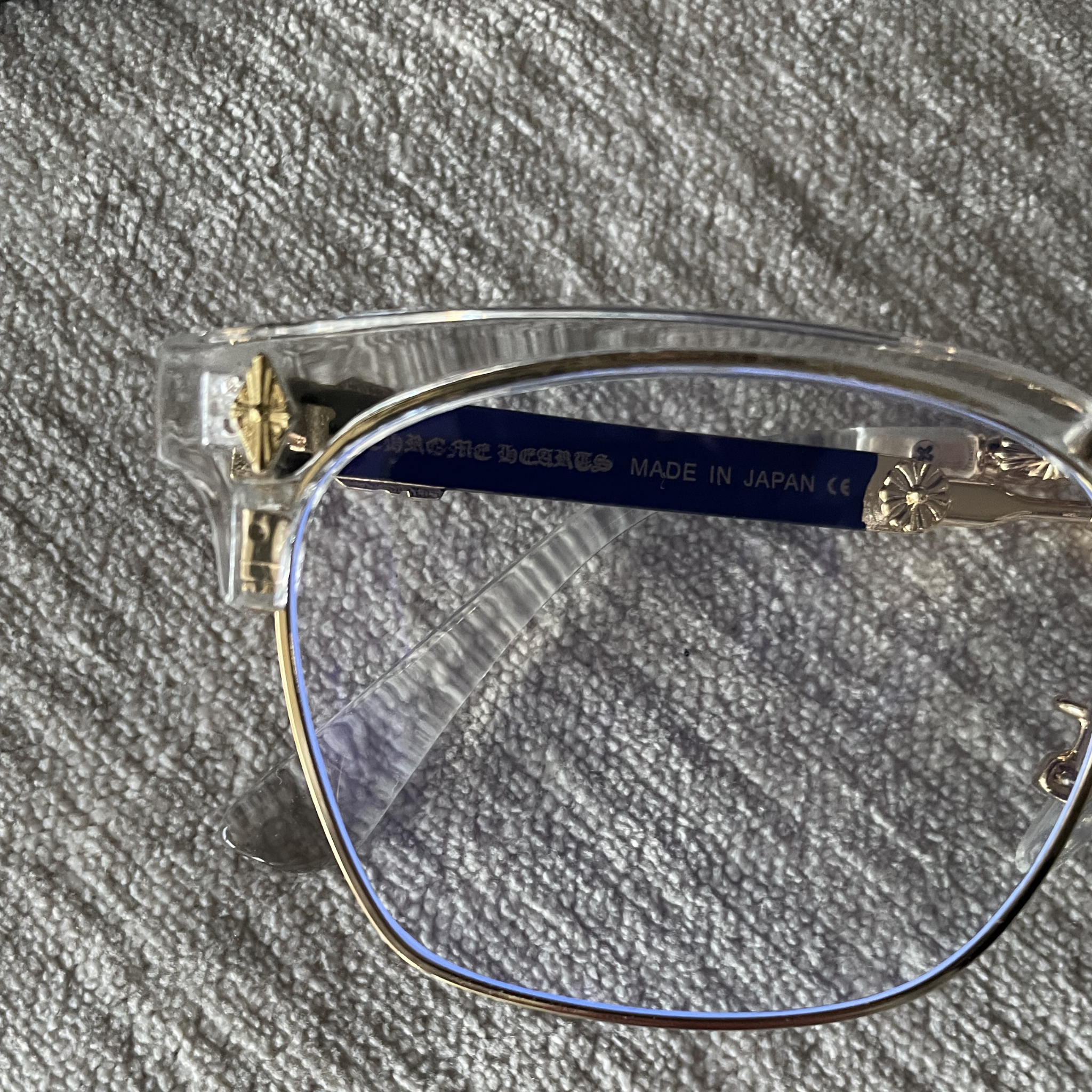 Rimless Bottom Chrome Heart Glasses – Clear & Gold Edition.
