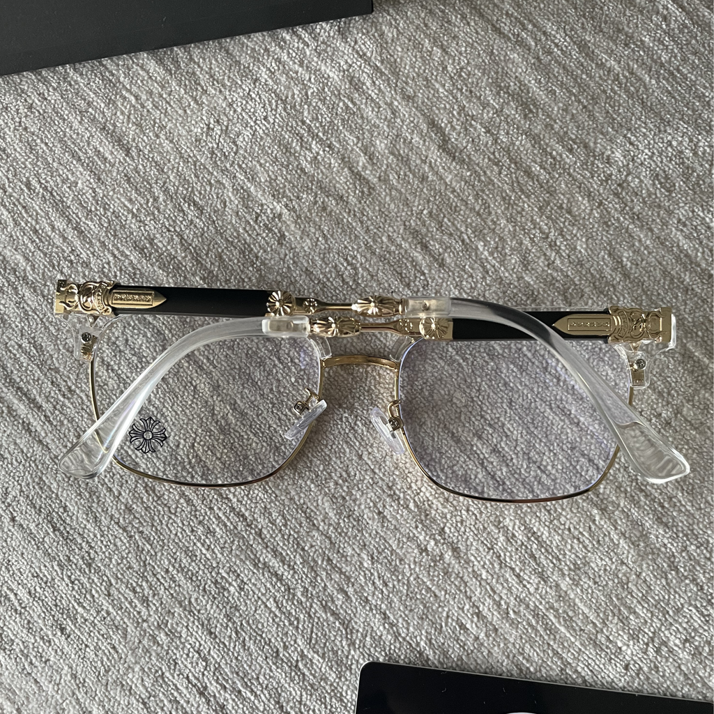 Rimless Bottom Chrome Heart Glasses – Clear & Gold Edition.