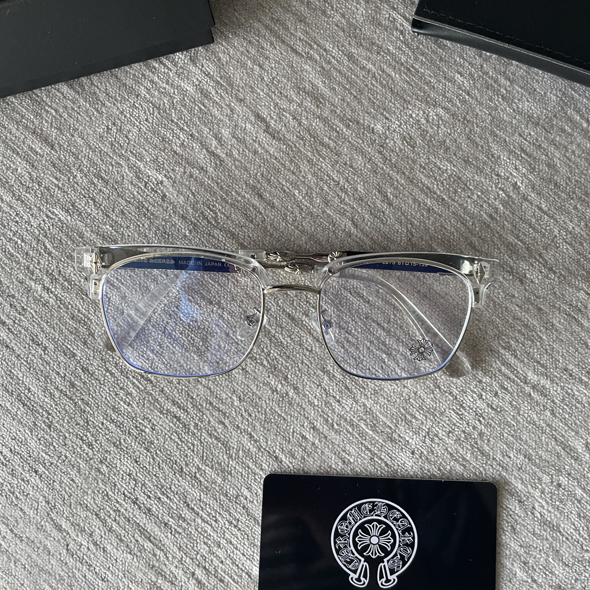 Rimless Bottom Chrome Heart Glasses – Clear & Silver Edition.